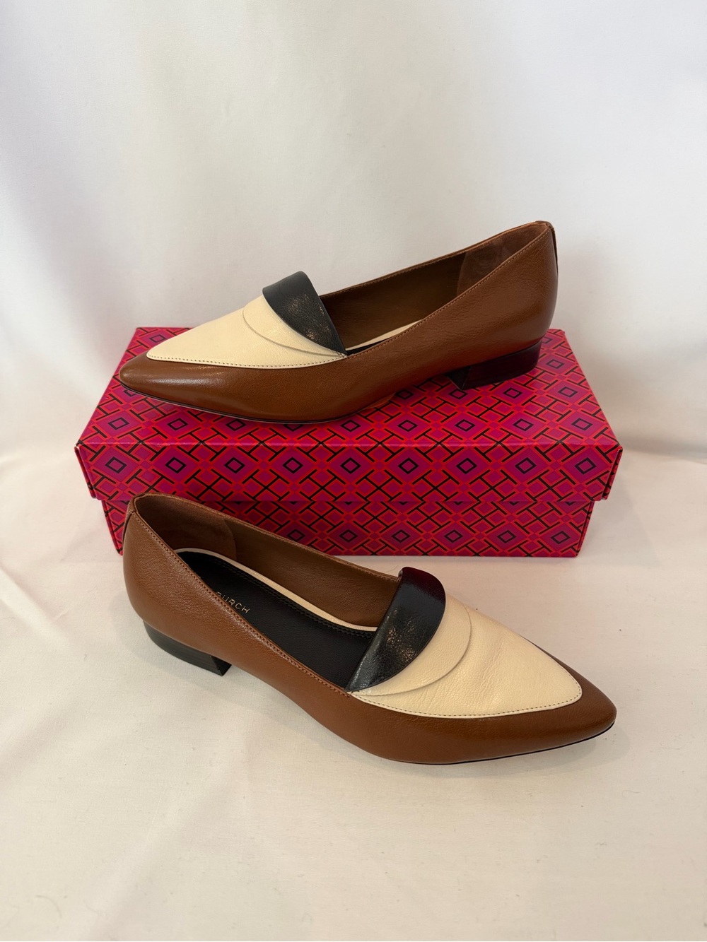 NIB- Tory Burch Envelope Loafer - Brown & Cream - Size US8